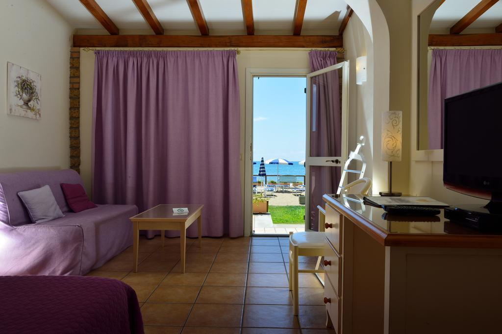 Hotel Acquasanta Terracina Habitación foto